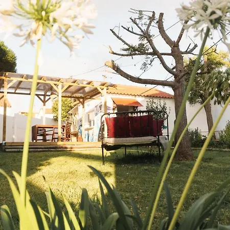 Hospedium Republica Surf House 에리세이라