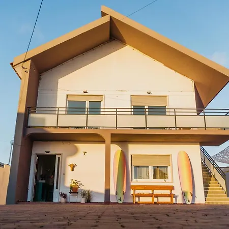 Hospedium Hostel Republica Surf House * Ericeira