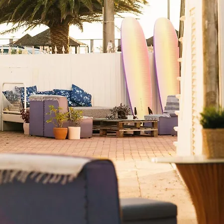 Hospedium Hostel Republica Surf House Ericeira