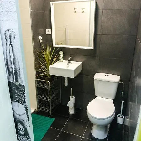 Hospedium Republica Surf House 에리세이라