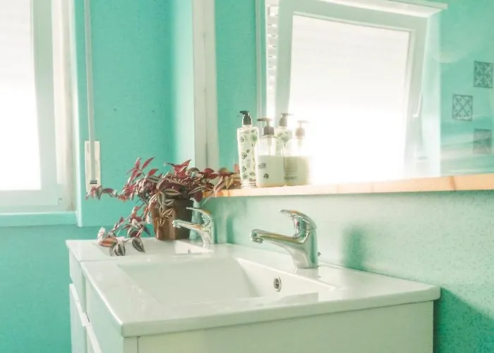 Republica Surf House - Coxos Beach, Ericeira *