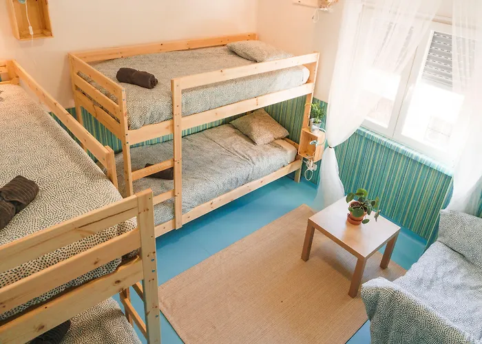 Republica Surf House - Coxos Beach, Ericeira Hostel *