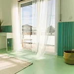 Hospedium Republica Surf House - Coxos Beach, Ericeira *