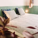 Hospedium Republica Surf House - Coxos Beach, Ericeira *