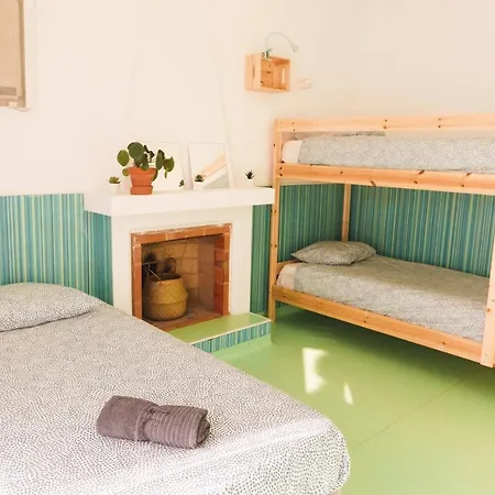 Hospedium Republica Surf House * エリセイラ