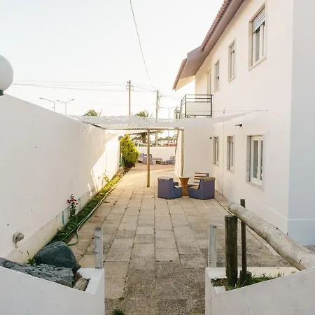 Hospedium Republica Surf House - Coxos Beach, Vandrarhem