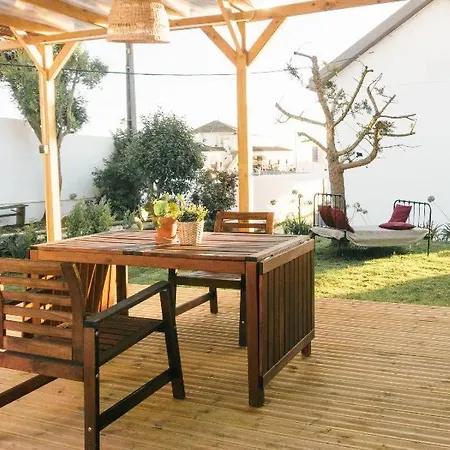 Hostel Hospedium Republica Surf House - Coxos Beach, Ericeira *