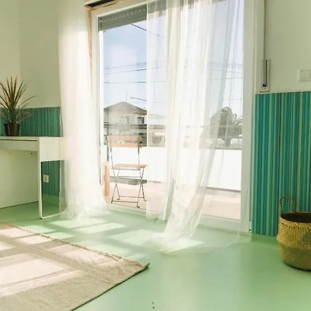 Hospedium Republica Surf House - Coxos Beach, Vandrarhem