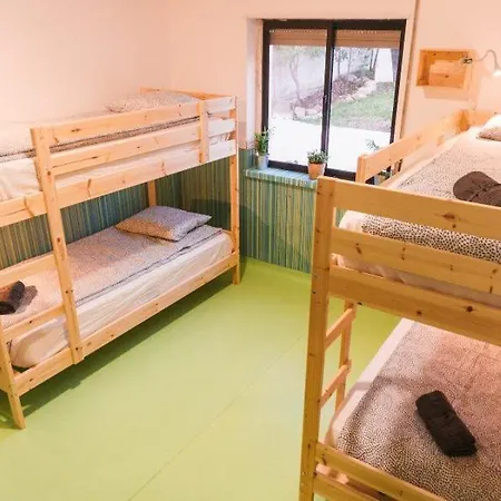 Hospedium Republica Surf House Ericeira