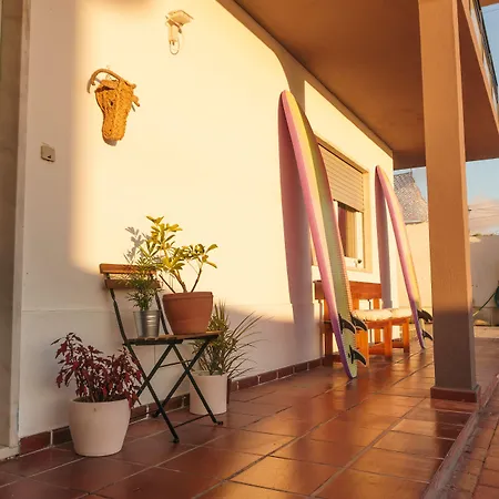 Hospedium Republica Surf House Ericeira