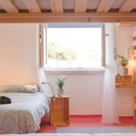 Hospedium Republica Surf House - Coxos Beach, Vandrarhem Ericeira