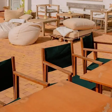 Hospedium Republica Surf House - Coxos Beach, 호스텔 에리세이라