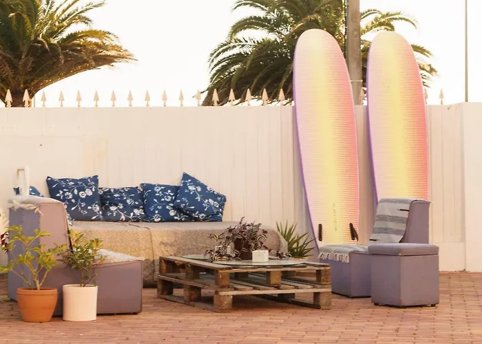 Hostel Republica Surf House - Coxos Beach, Ericeira *
