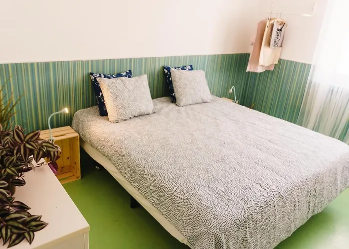 Republica Surf House - Coxos Beach, Ericeira *