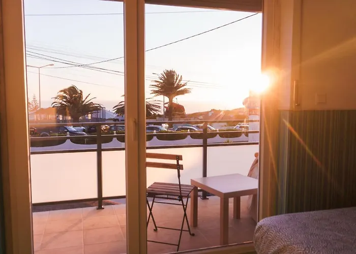 Hospedium Republica Surf House - Coxos Beach, Ericeira *